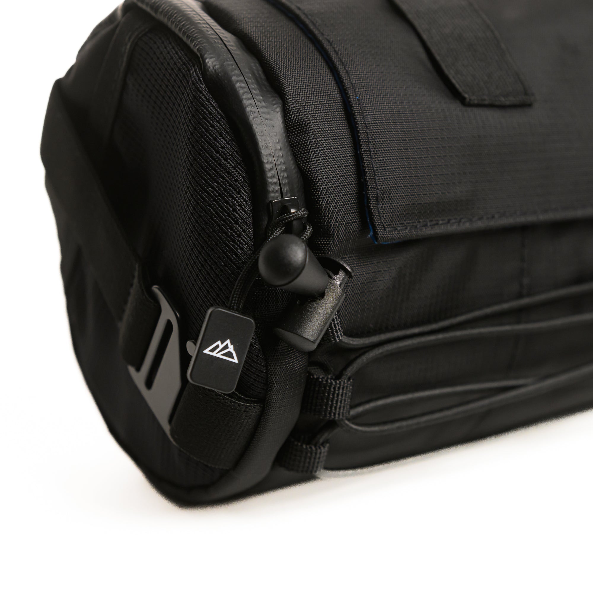 XL handlebar bag side zipper pocket 